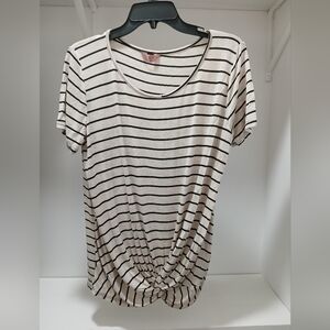 Women's front knotted t shirt